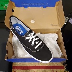 Keds Champion Black Canvas NWT